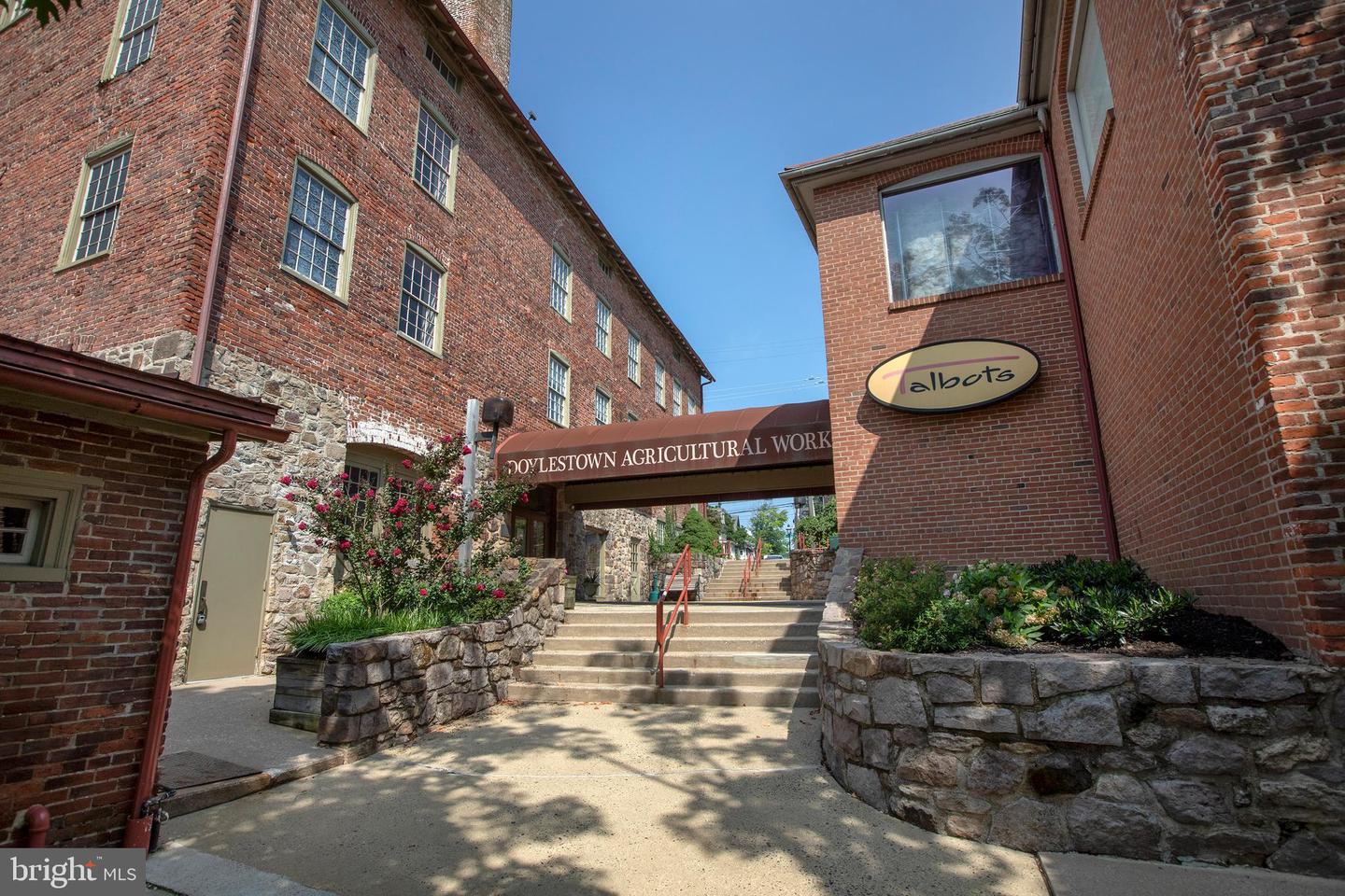 120 S Main St #3rd Floor Property Photo 6