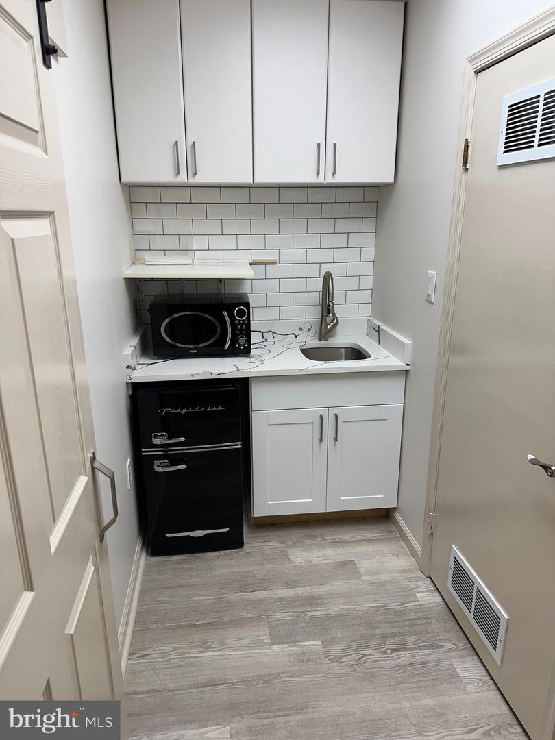 100-unit 108b W Butler Ave Property Photo 13