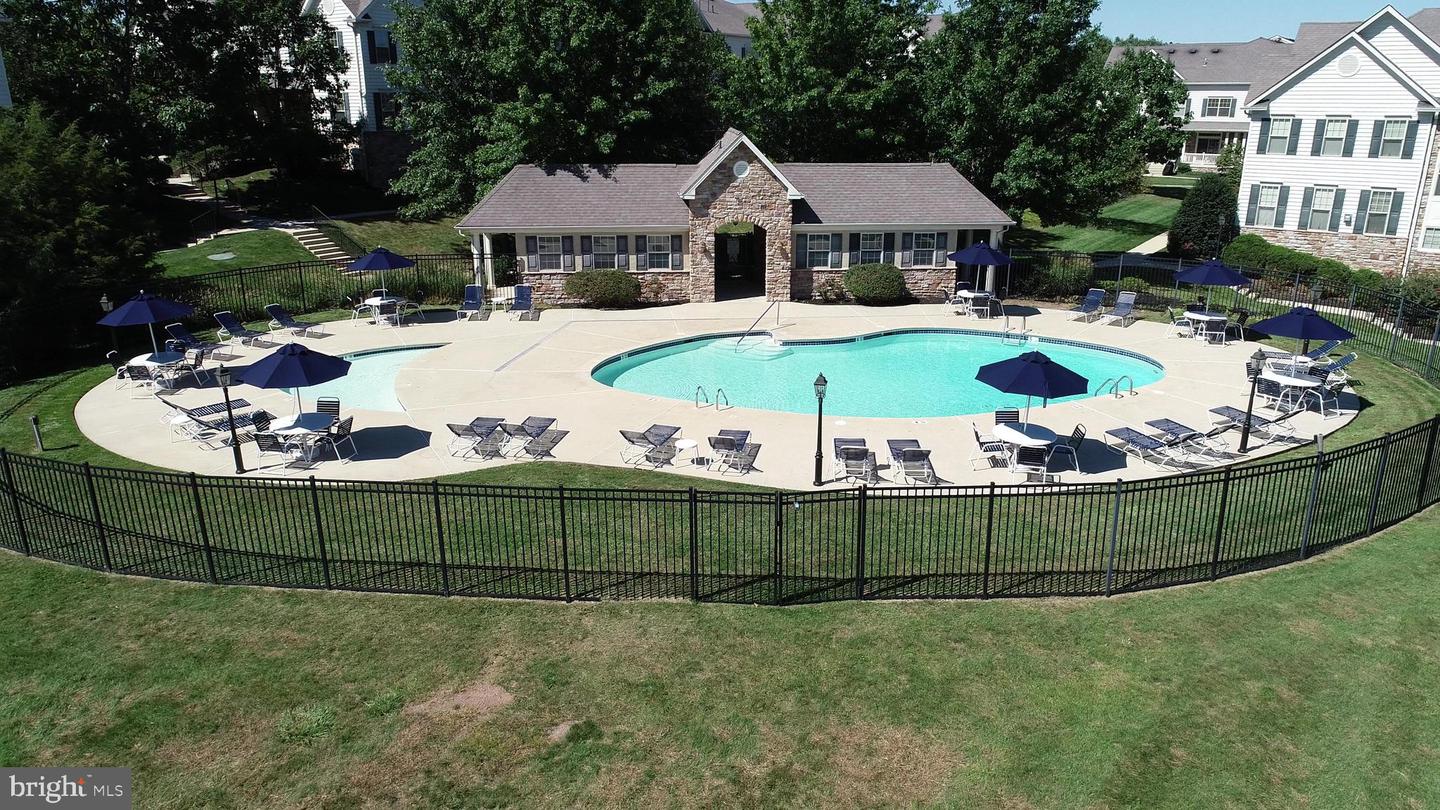 407 Ridgeview Court Property Photo 14