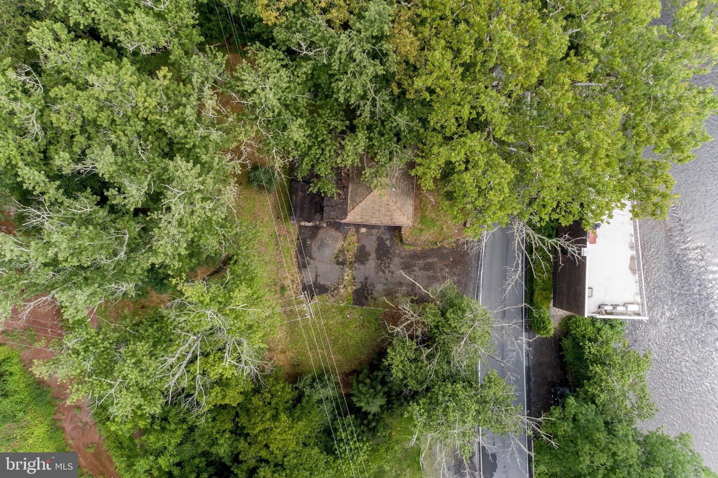 773 River Rd Property Photo 2