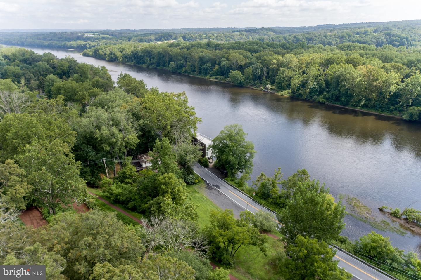 773 River Rd Property Photo 8