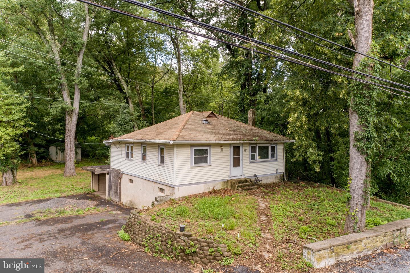 773 River Rd Property Photo 13
