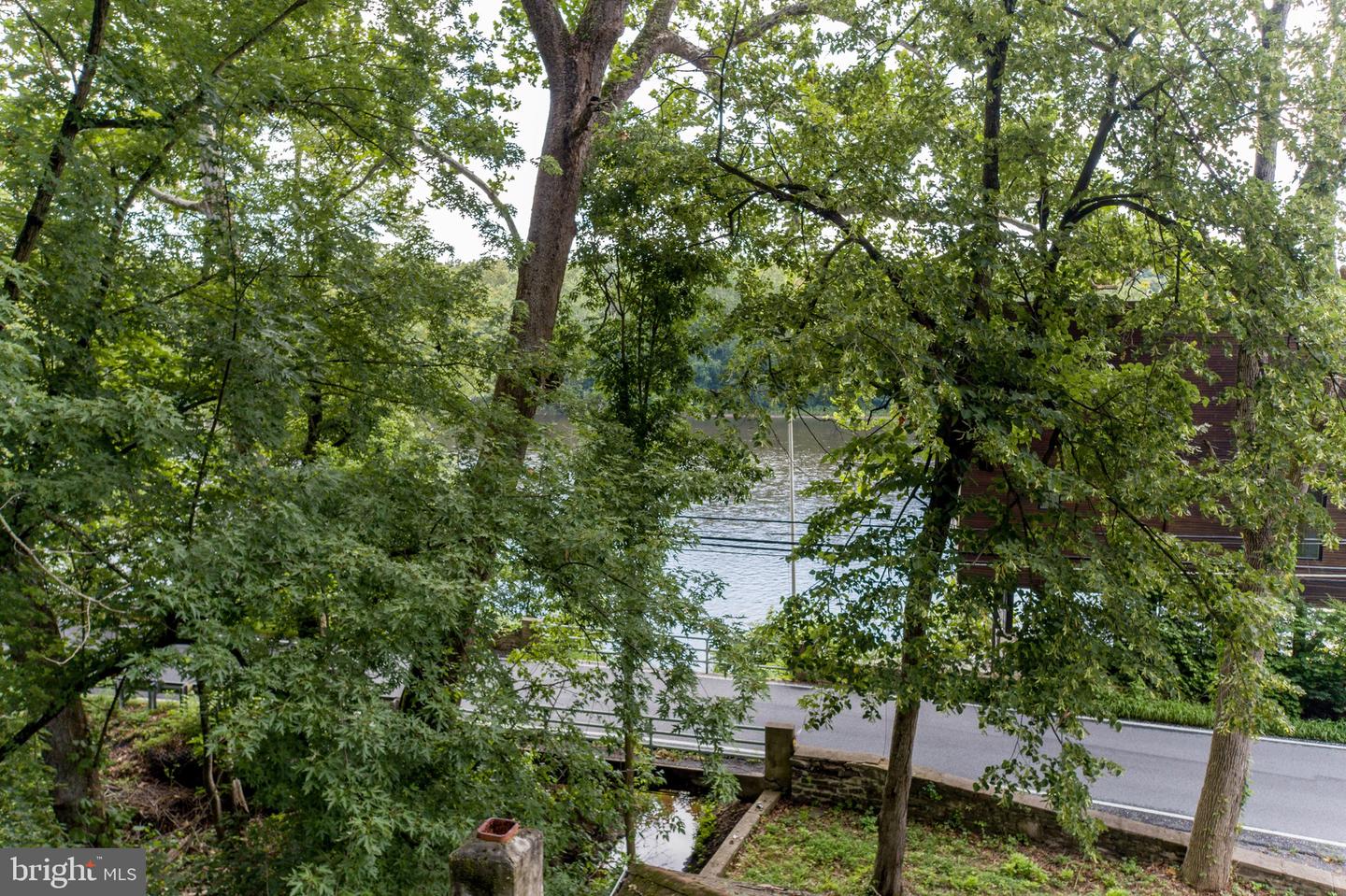 773 River Rd Property Photo 17