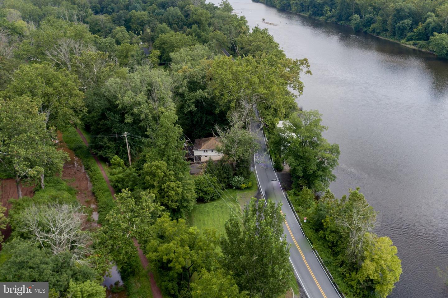 773 River Rd Property Photo 29