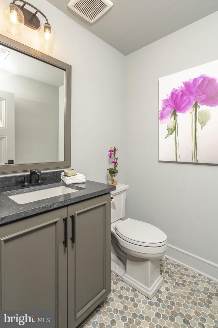 48 Becker Dr #22 Property Photo 17