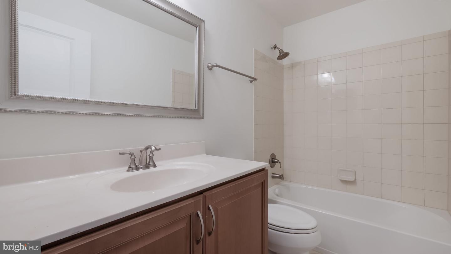 4144 Spalding Dr Property Photo 34