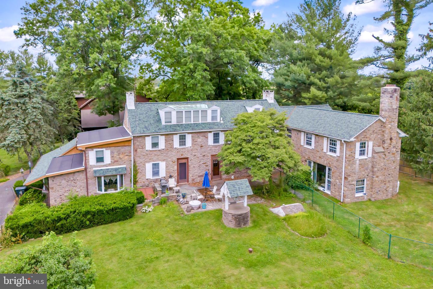 636 Almshouse Rd Property Photo 1