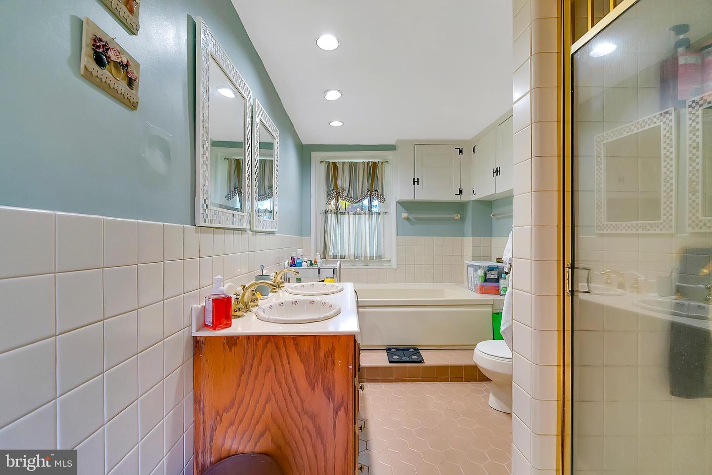 636 Almshouse Rd Property Photo 26