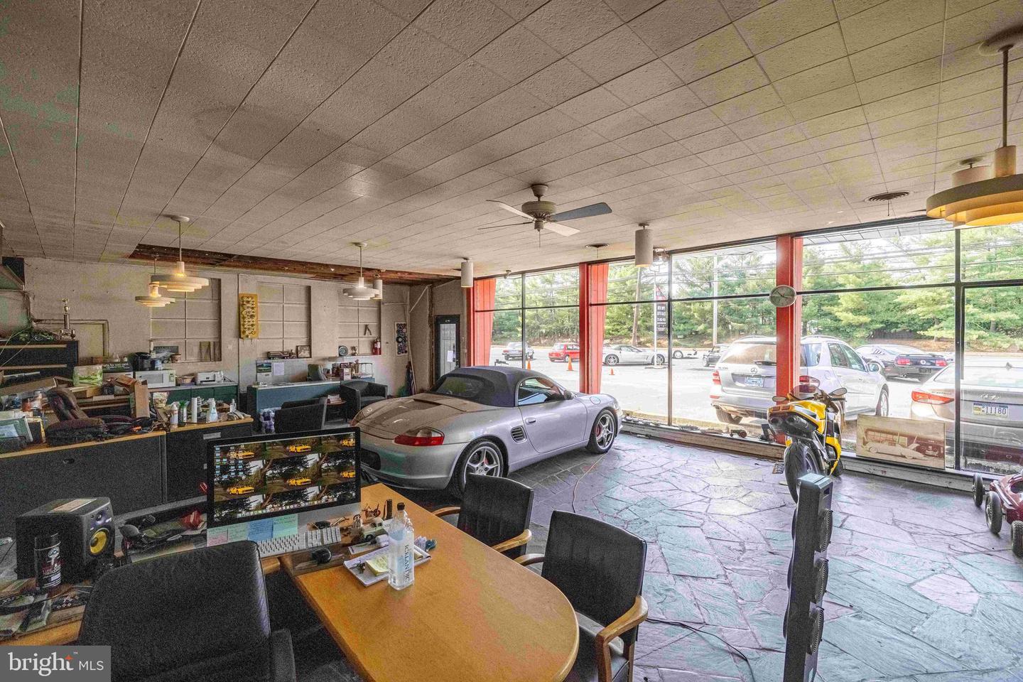 6528 Lower York Rd Property Photo 10