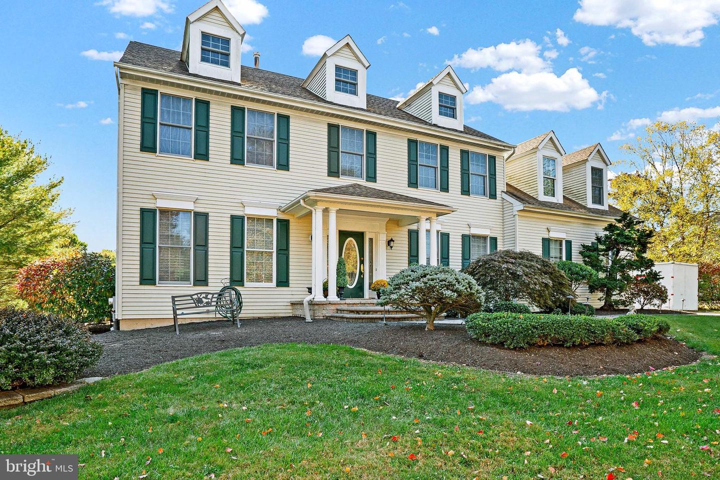 4615 Twinbrook Cir Property Photo