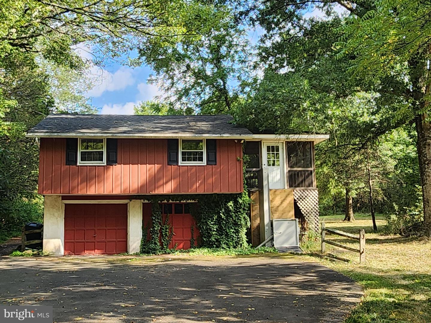 593 Hollow Horn Rd Property Photo