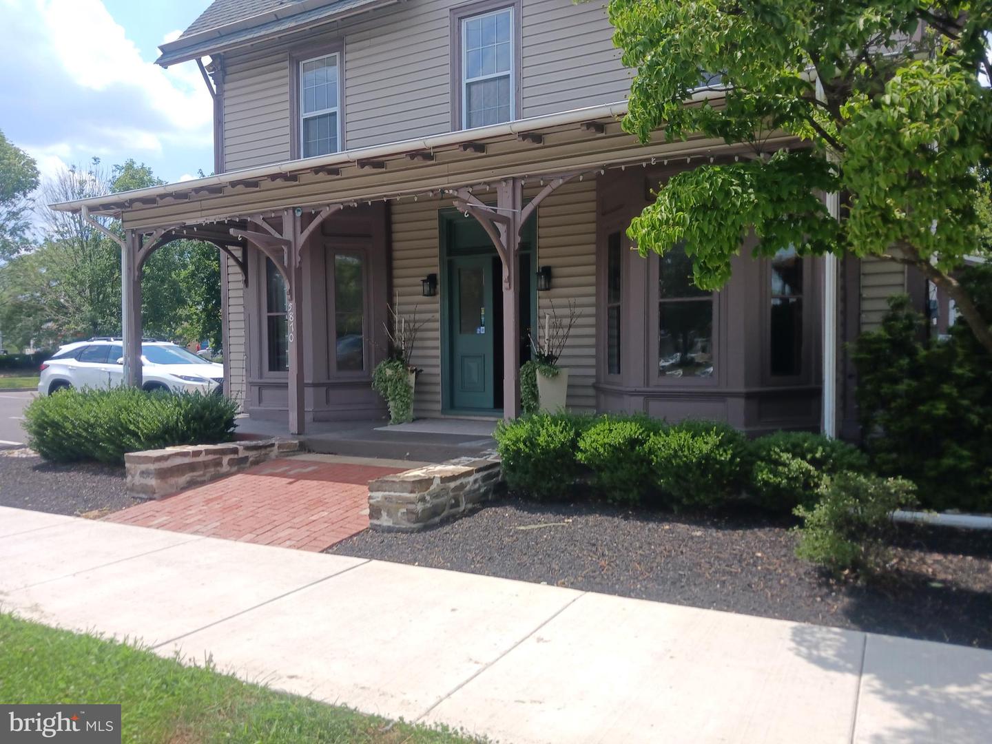 5870 Easton Rd #a Property Photo 1