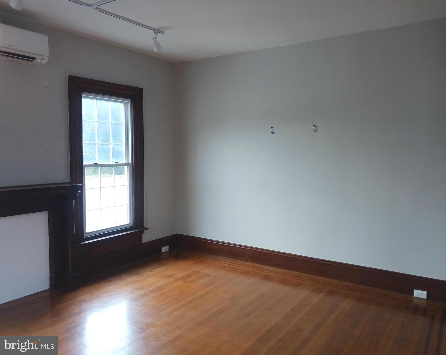 5870 Easton Rd #a Property Photo 5