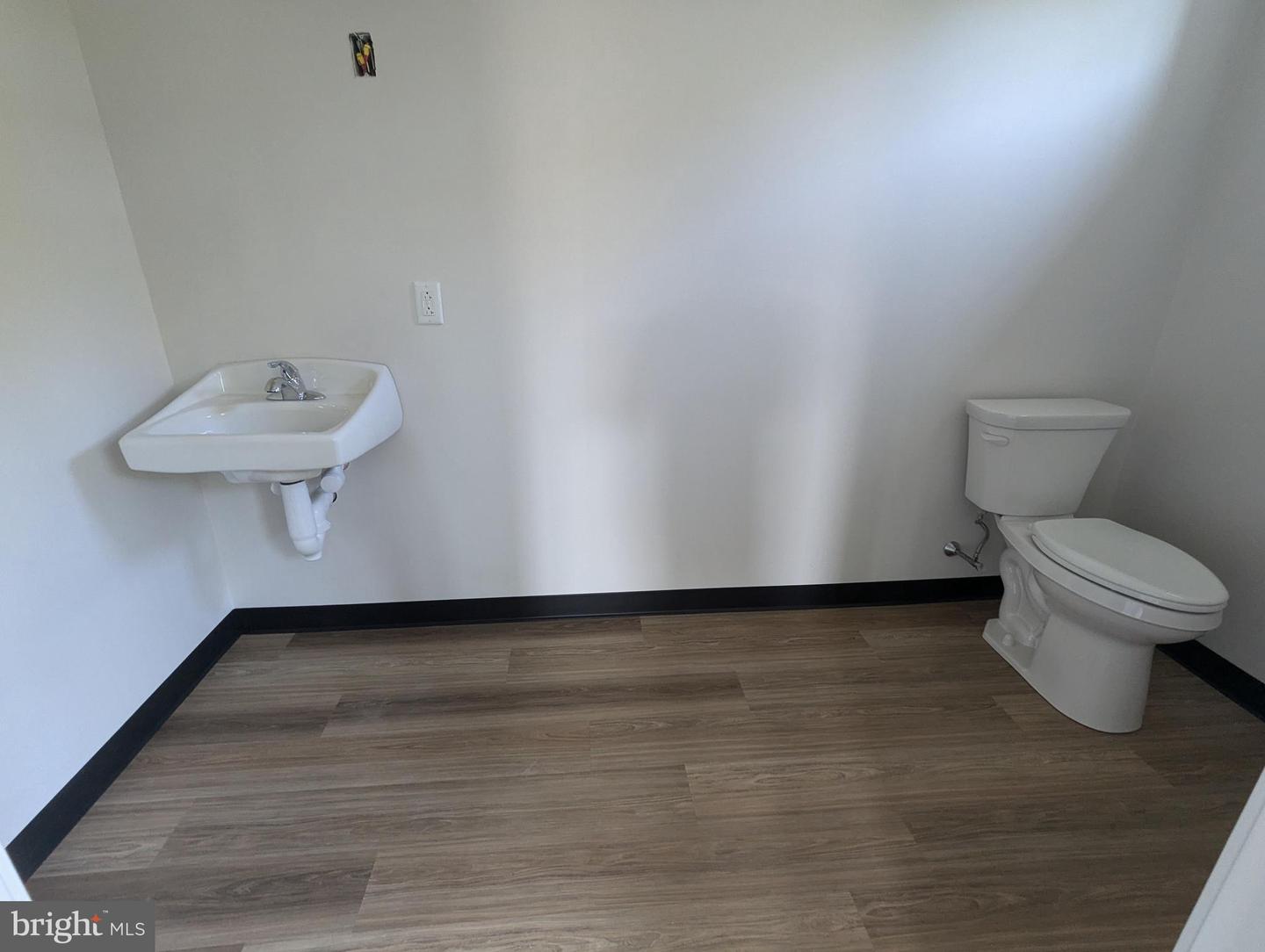 300 W Trenton Ave #space 1 Property Photo 6