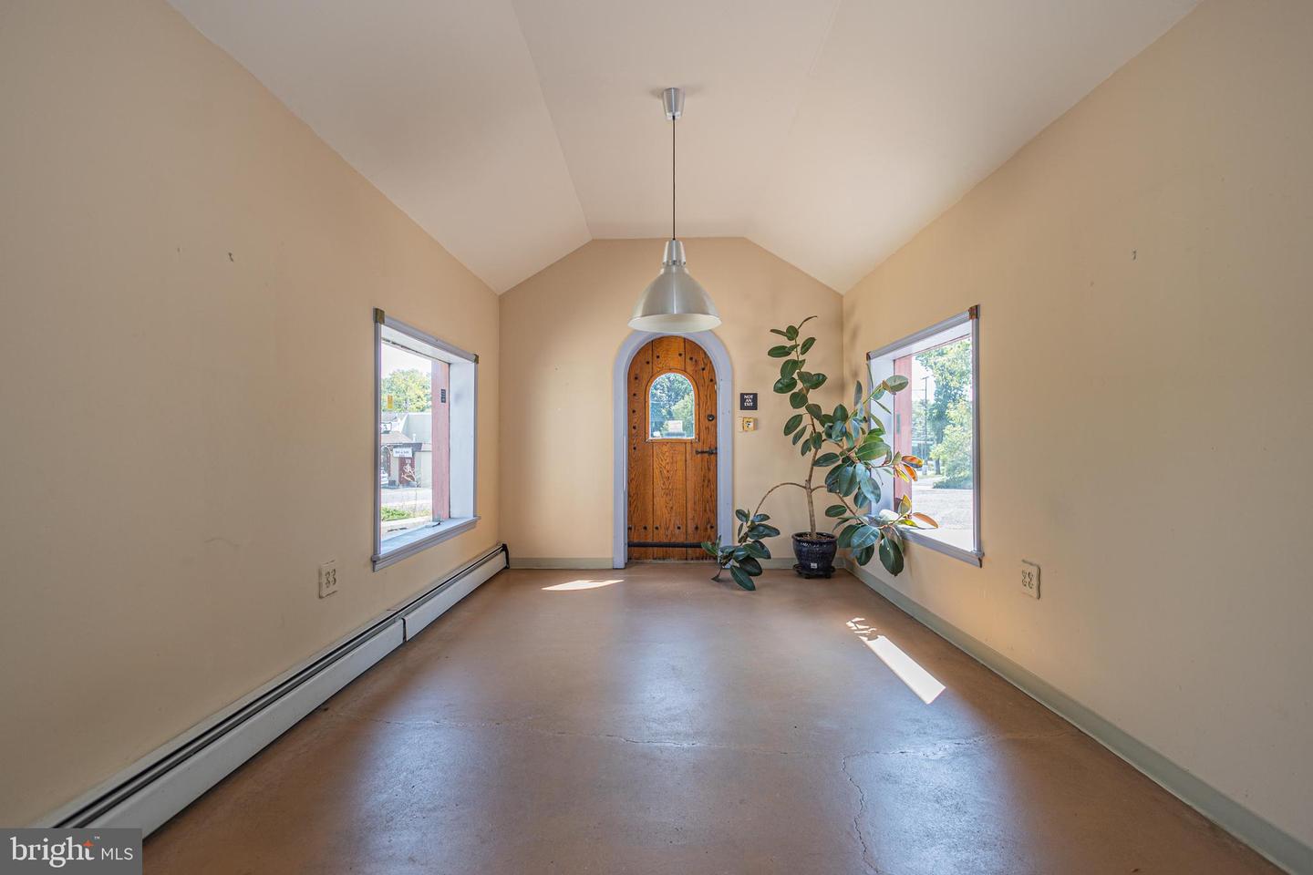 2537 Bogarts Tavern Rd Property Photo 8