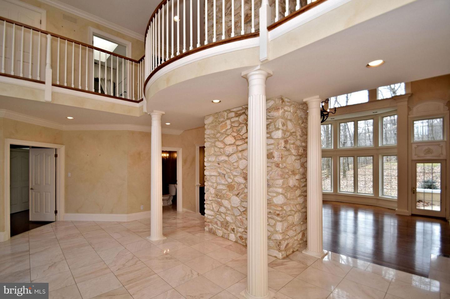 95 Brownsburg Property Photo 7