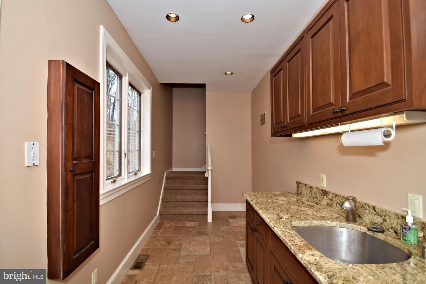 95 Brownsburg Property Photo 35