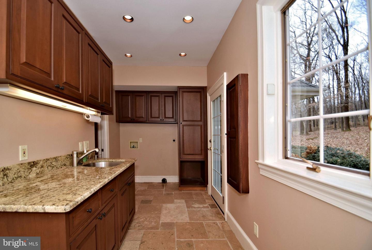 95 Brownsburg Property Photo 36