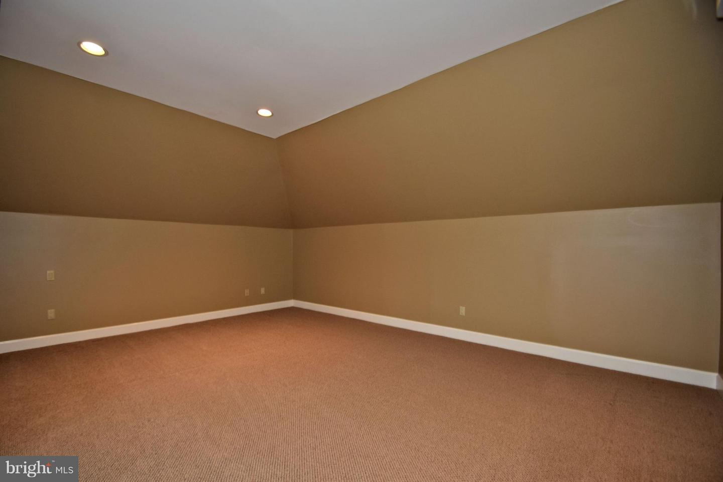 95 Brownsburg Property Photo 37