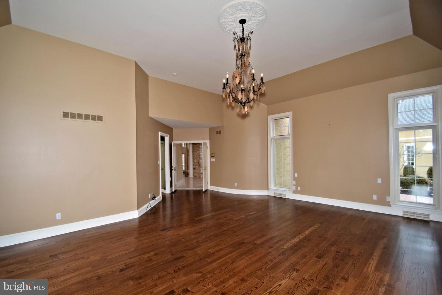 95 Brownsburg Property Photo 45