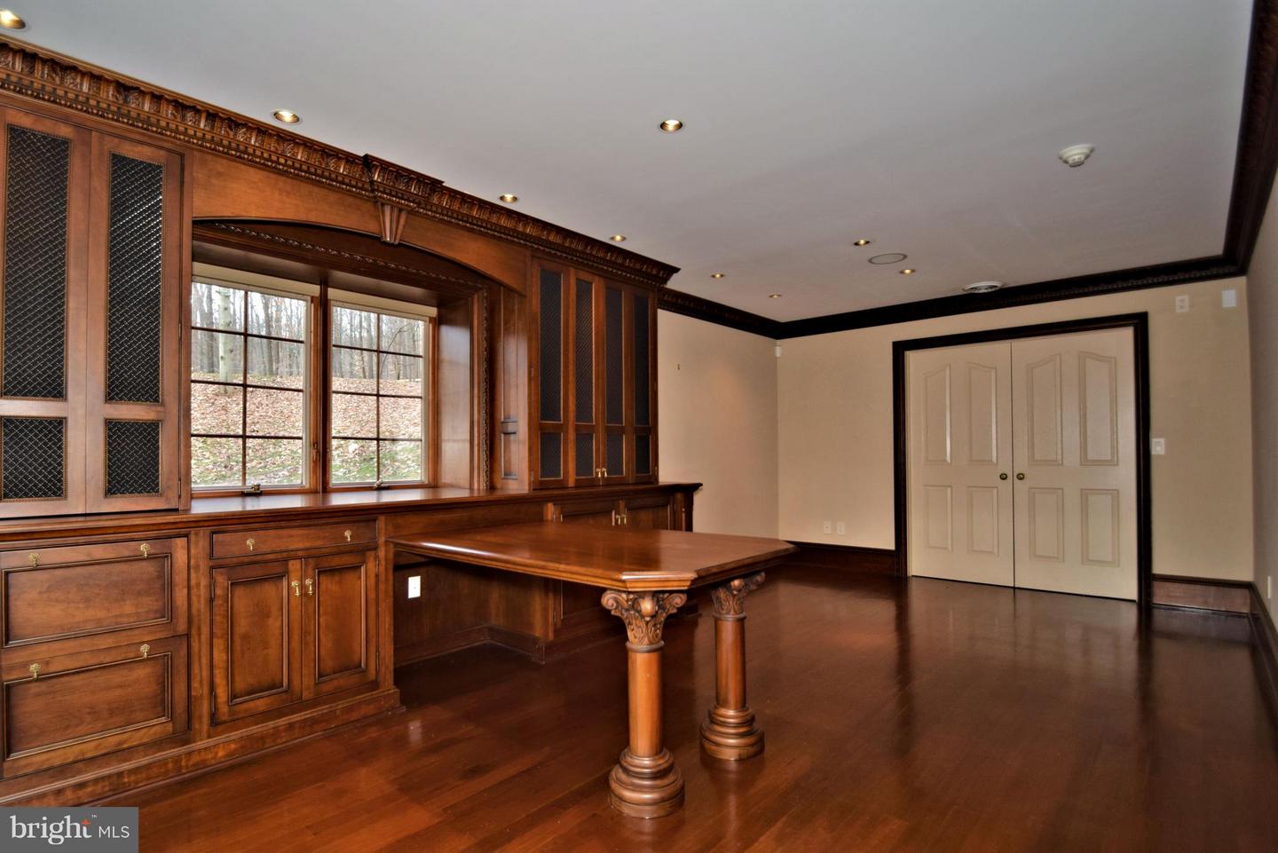 95 Brownsburg Property Photo 82