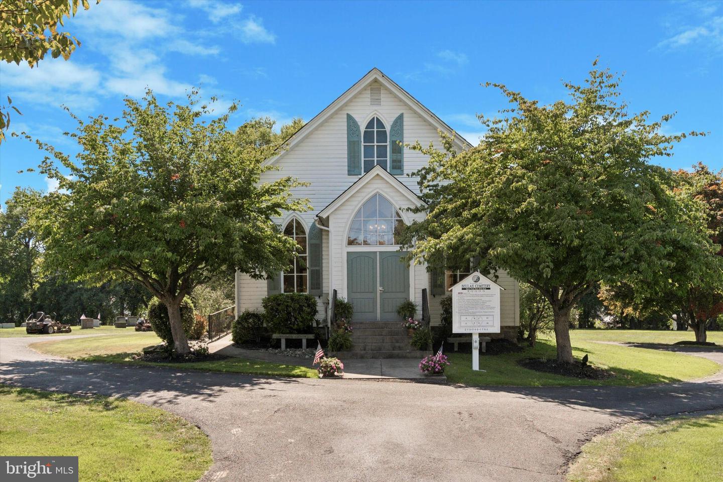 238 ALMSHOUSE RD Property Photo 1