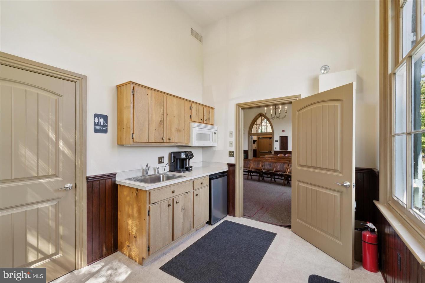 238 Almshouse Rd Property Photo 14