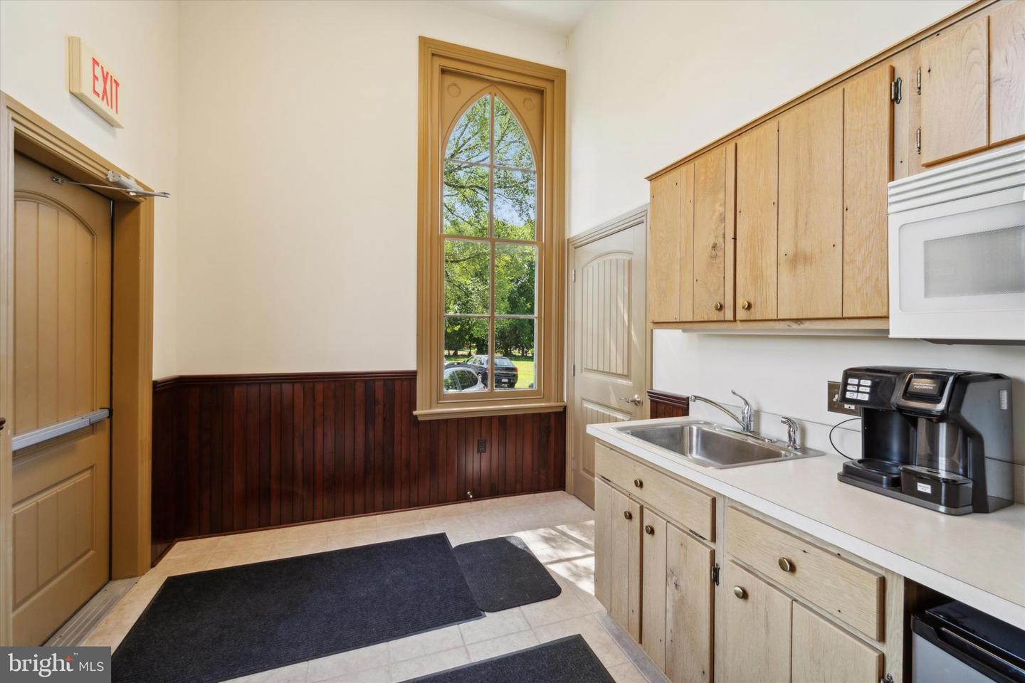 238 Almshouse Rd Property Photo 15