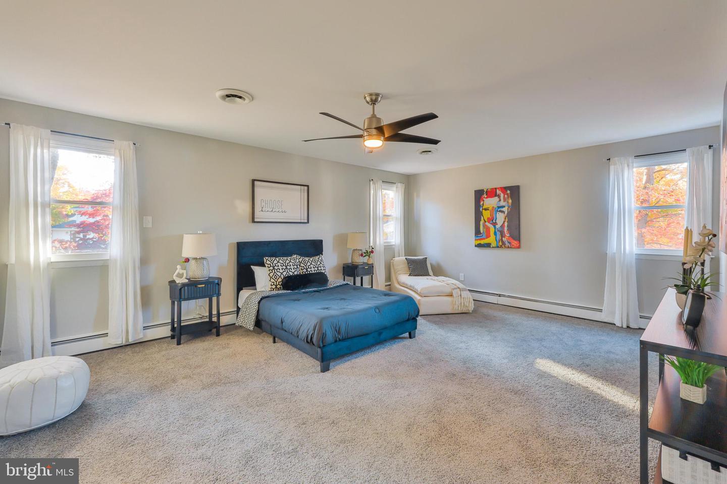 1261 University Dr Property Photo 35