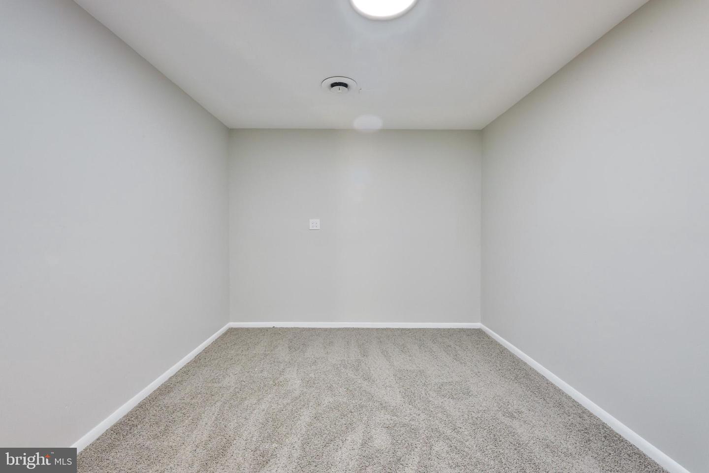 1261 University Dr Property Photo 65