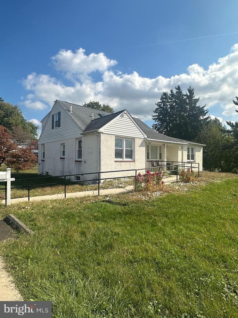 296 Evergreen Ave Property Photo 1