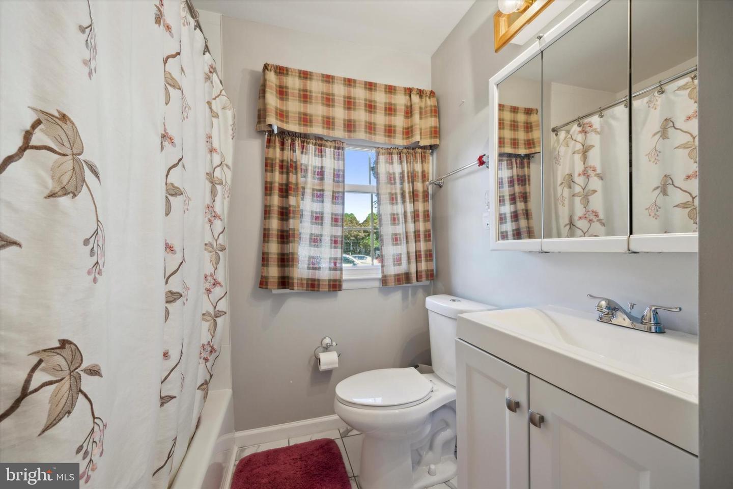 3948 Windsor Dr Property Photo 6
