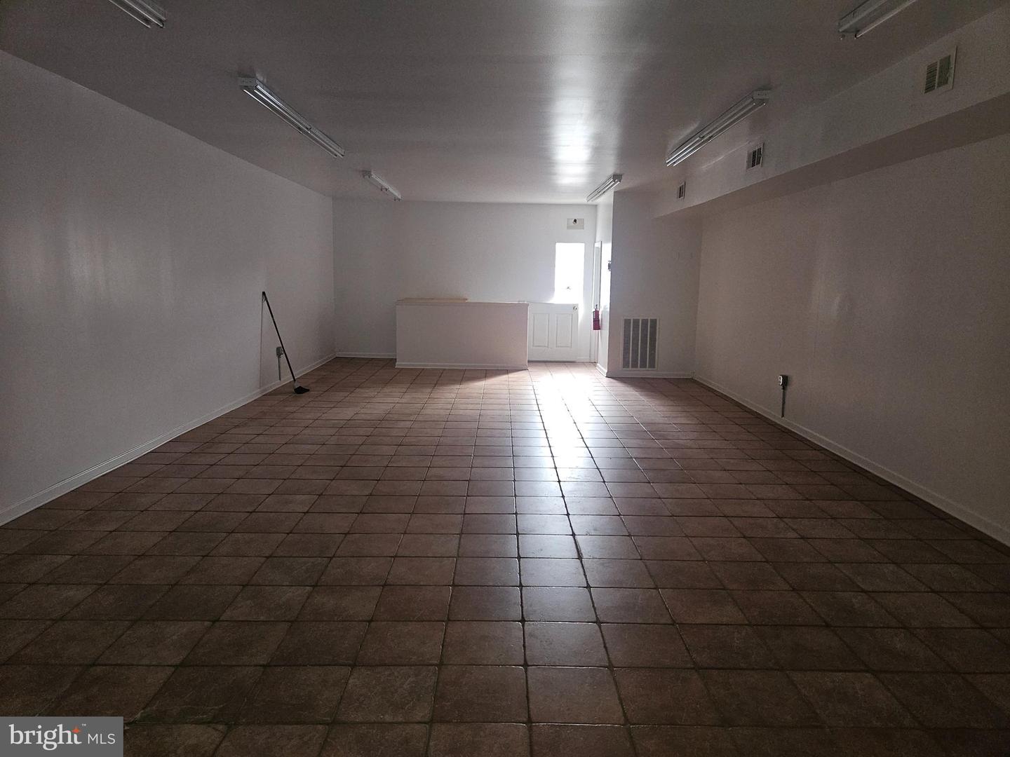 4009 Brownsville Rd Property Photo 5