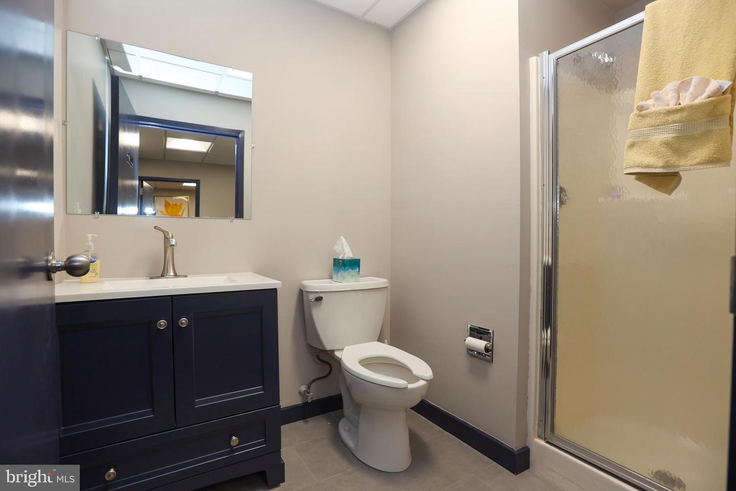 200 Highpoint Dr #213 Property Photo 12