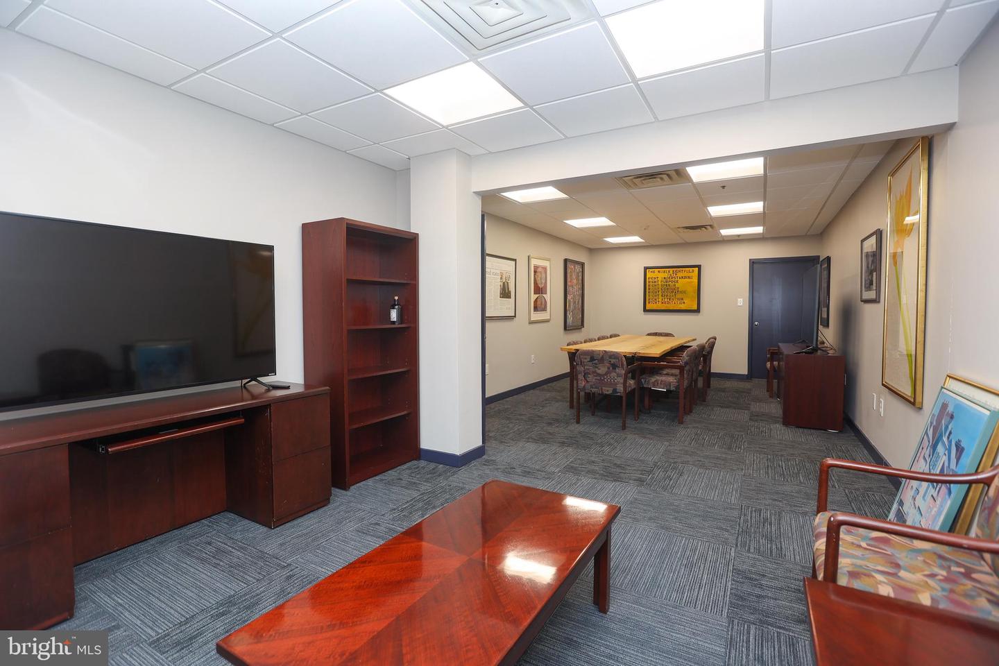 200 Highpoint Dr #213 Property Photo 15