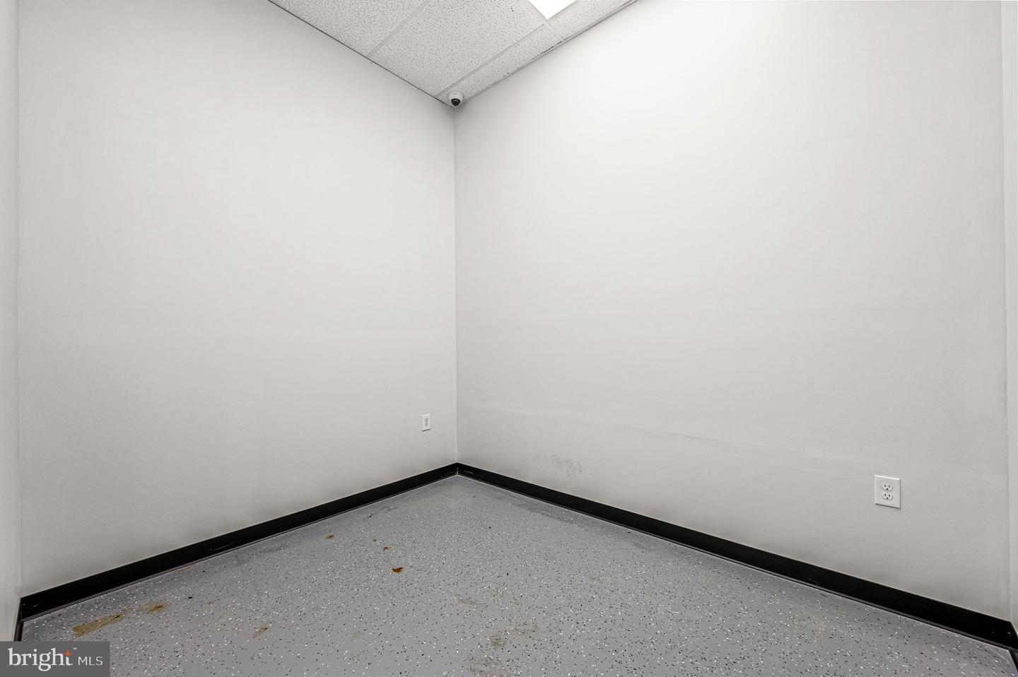 8919 New Falls Rd #suite 8 Property Photo 11