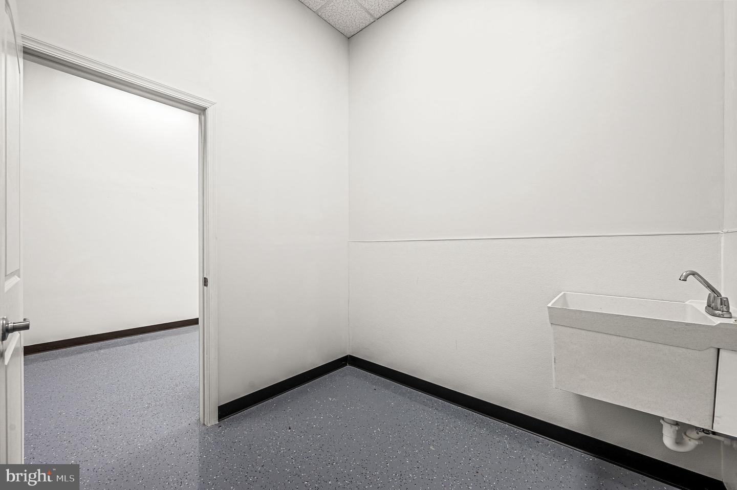 8919 New Falls Rd #suite 8 Property Photo 12