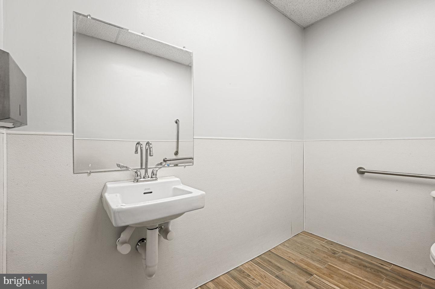 8919 New Falls Rd #suite 8 Property Photo 16