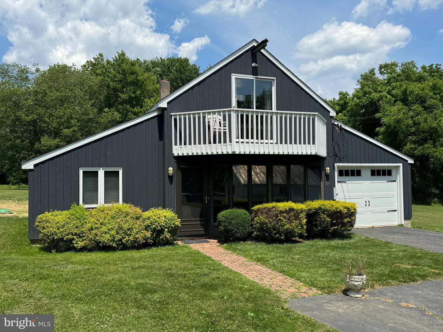 196 Wrights Rd Property Photo