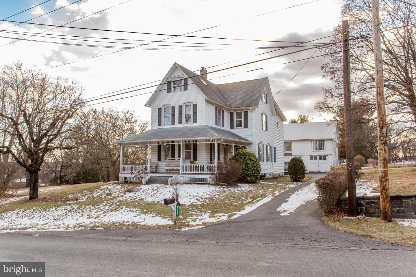 231 Durham Rd Property Photo
