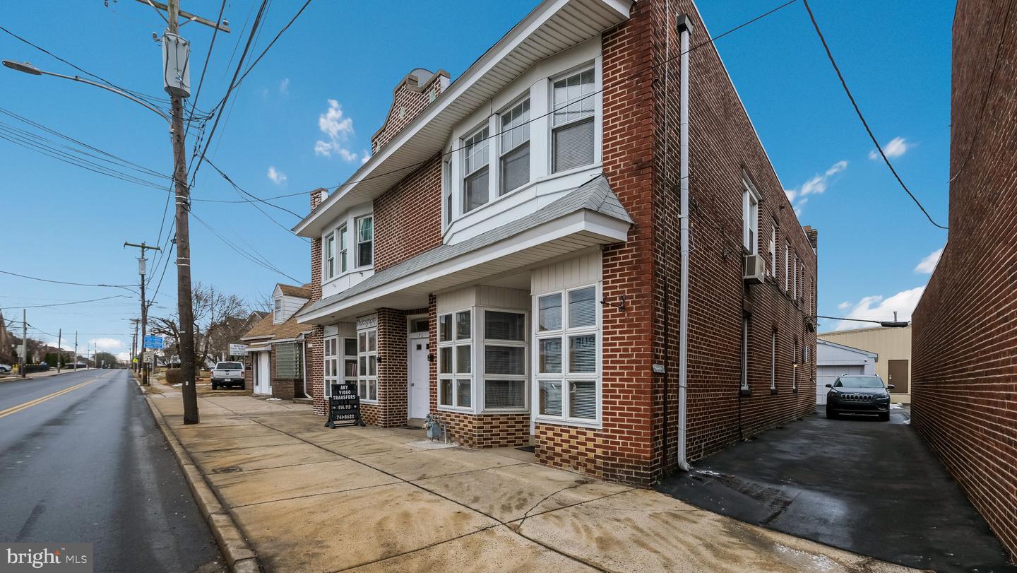 136 Bellevue Ave Property Photo 3