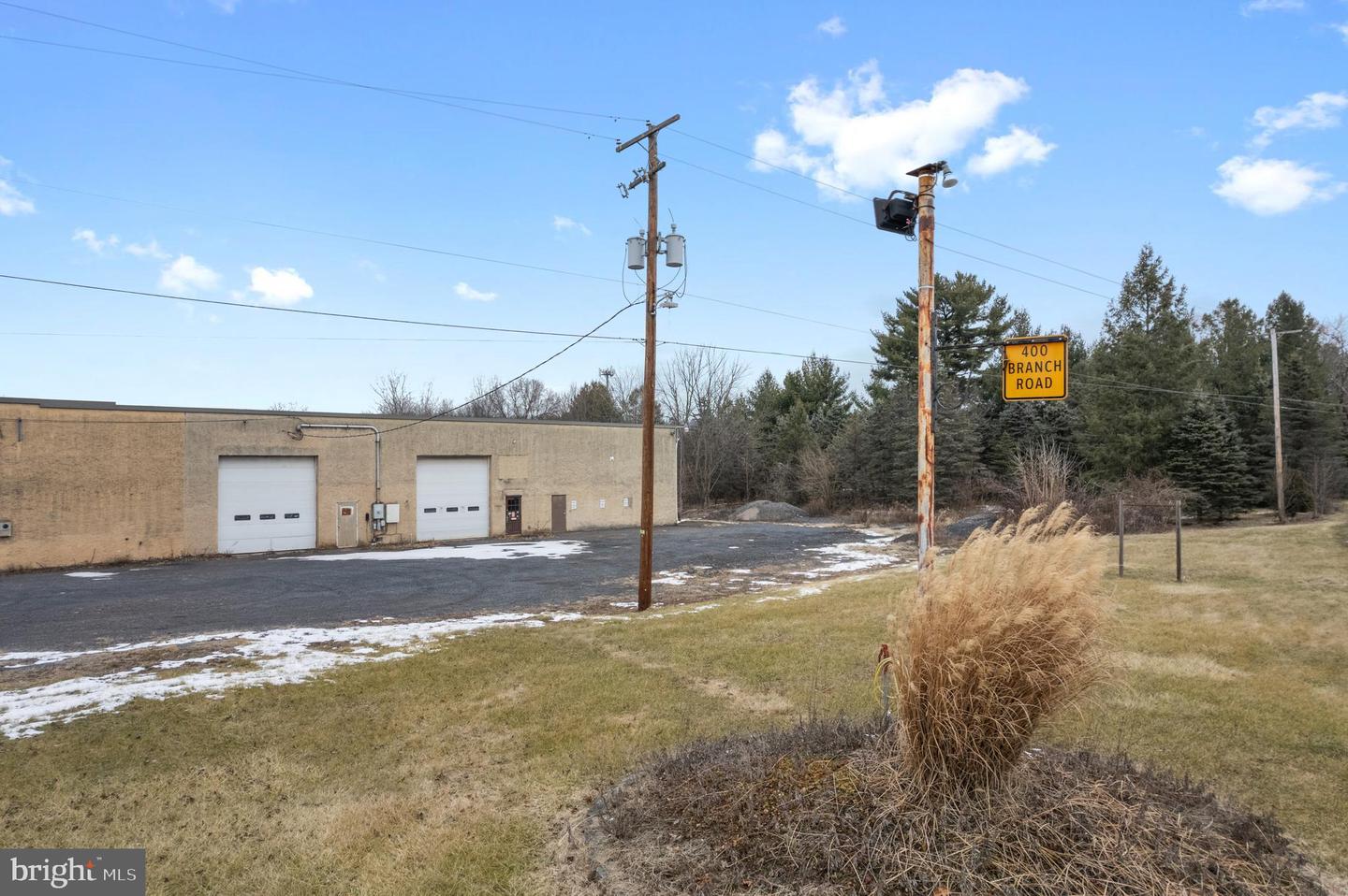 400 Branch Rd Property Photo 5