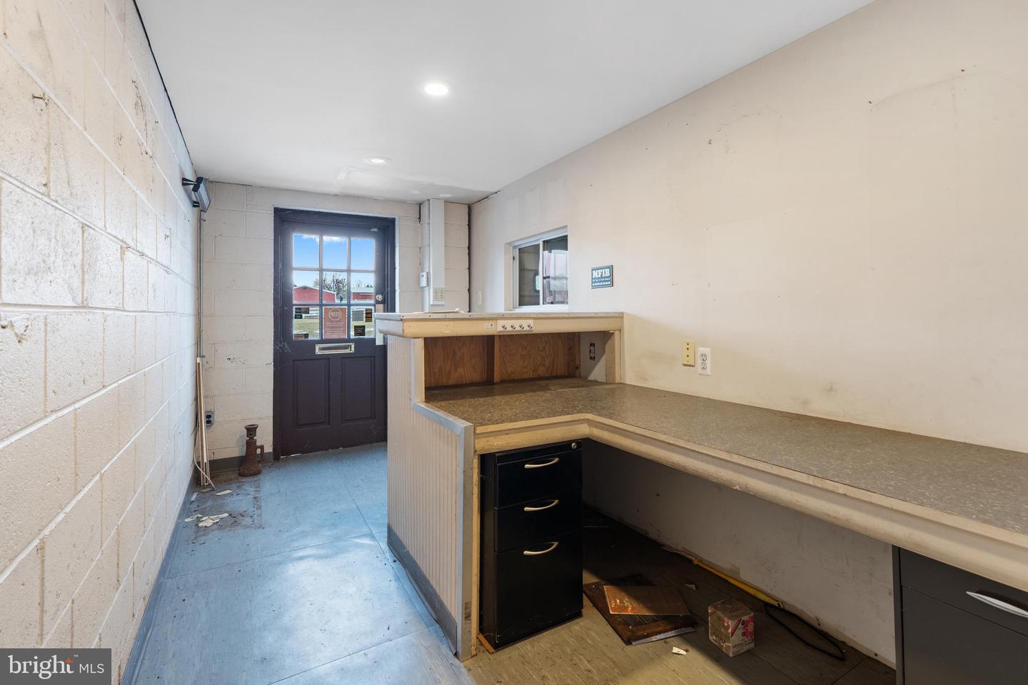 400 Branch Rd Property Photo 34