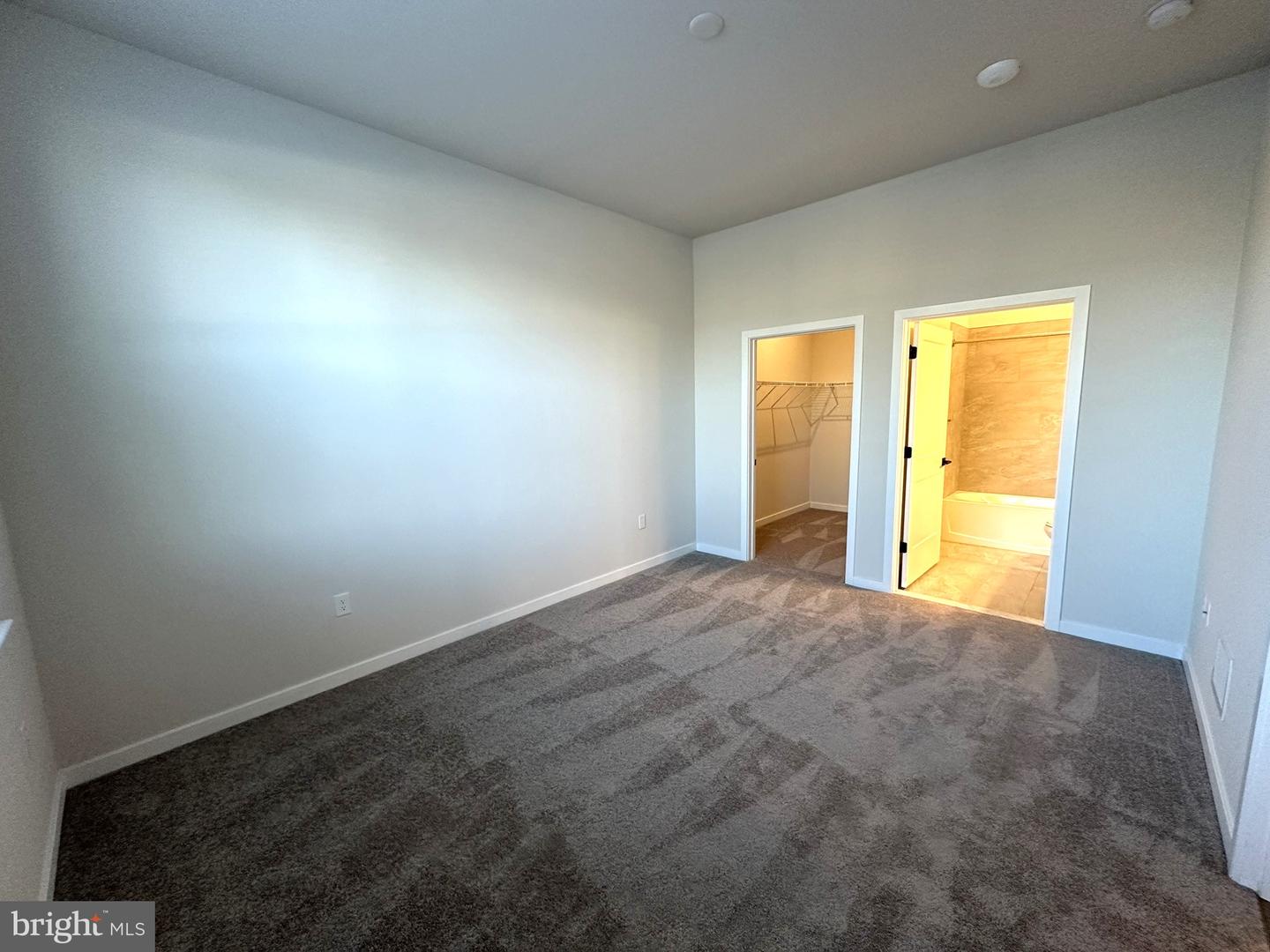409 W Butler Ave #106 Property Photo 15