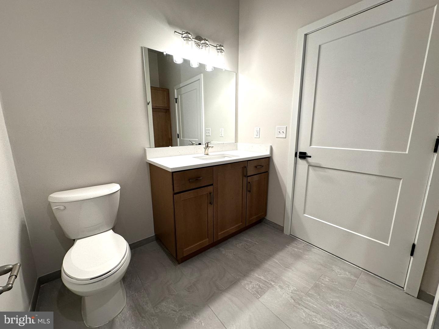 409 W Butler Ave #106 Property Photo 25