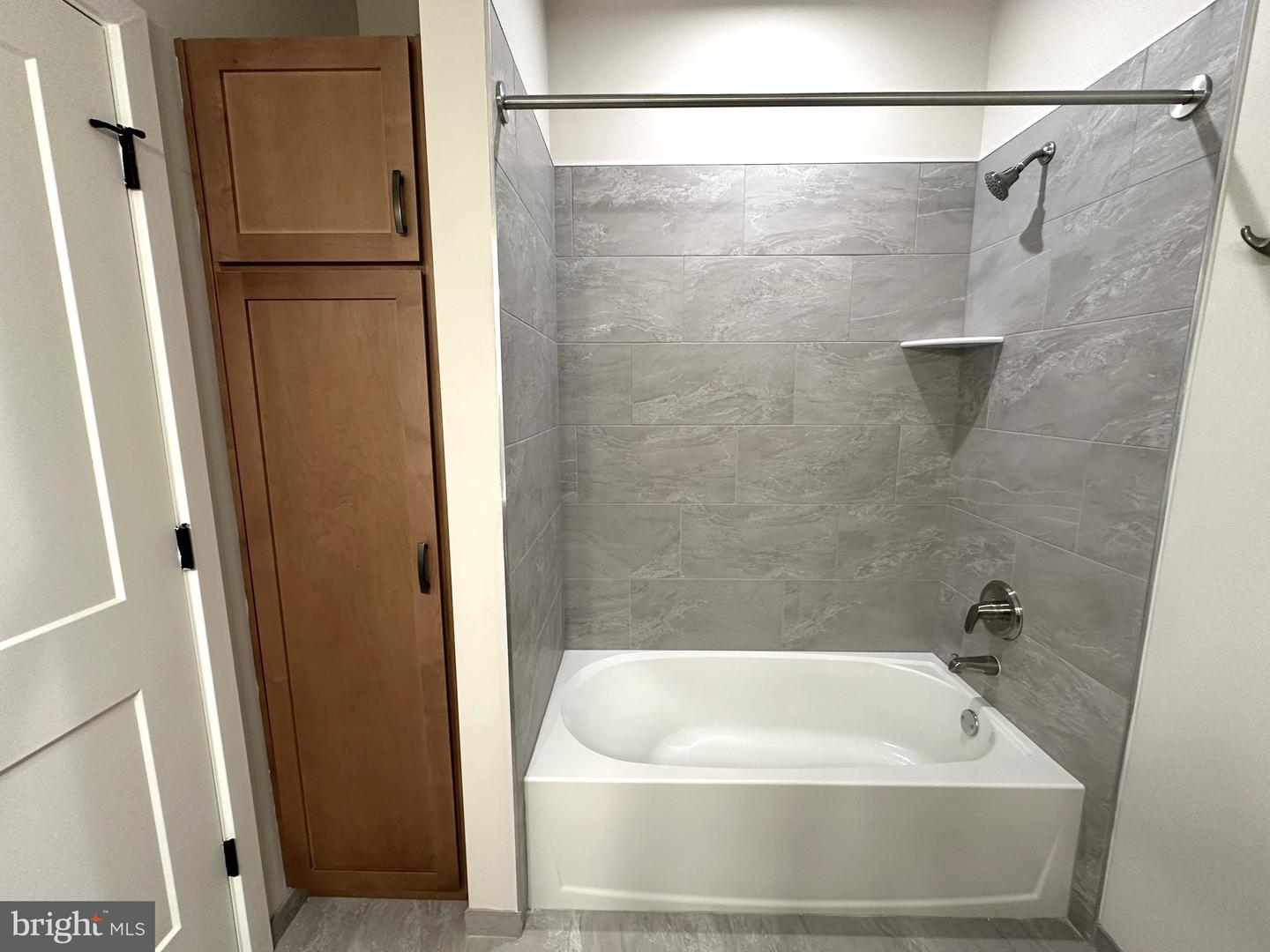 409 W Butler Ave #218 Property Photo 17