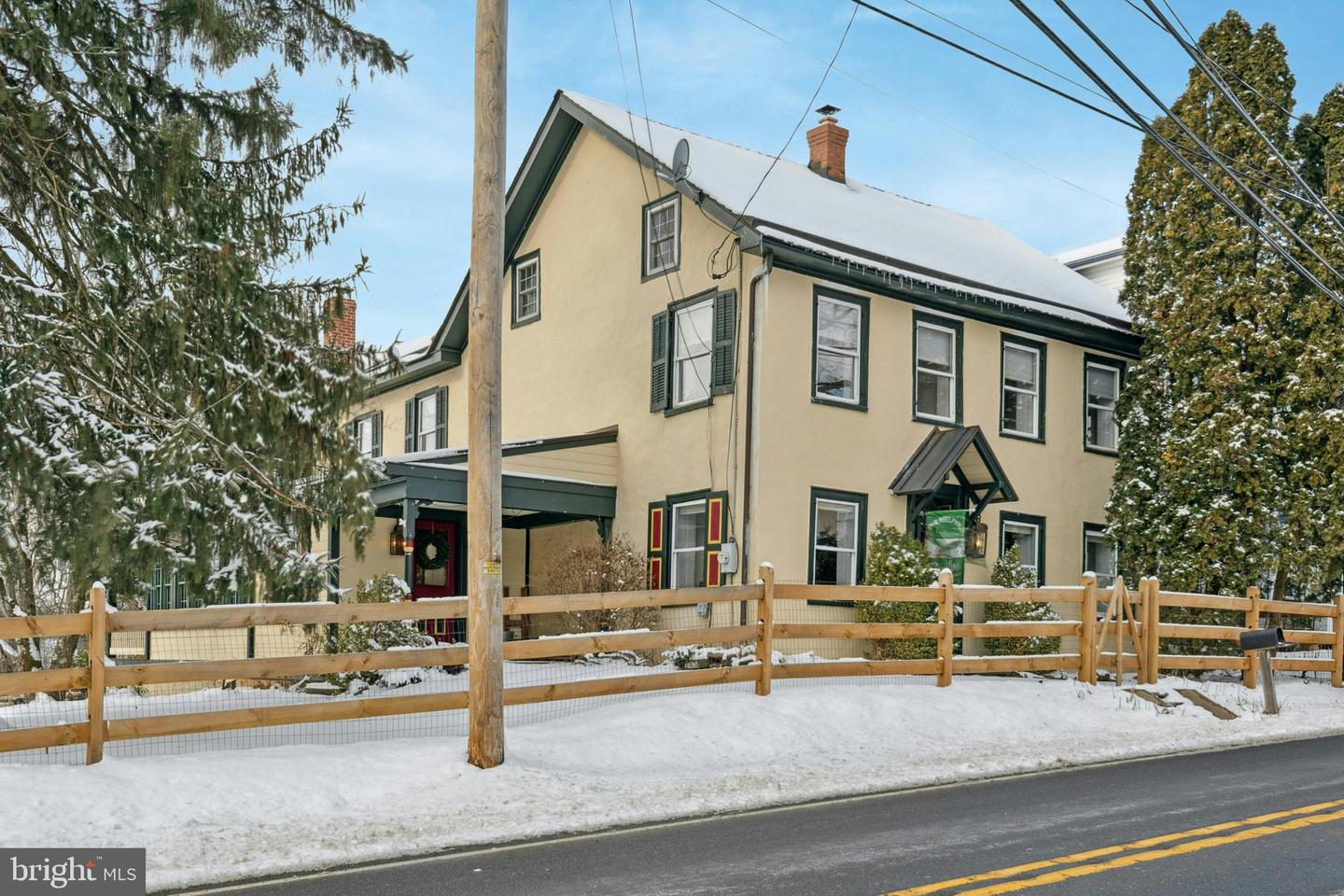 1889 Route 212 Property Photo 1