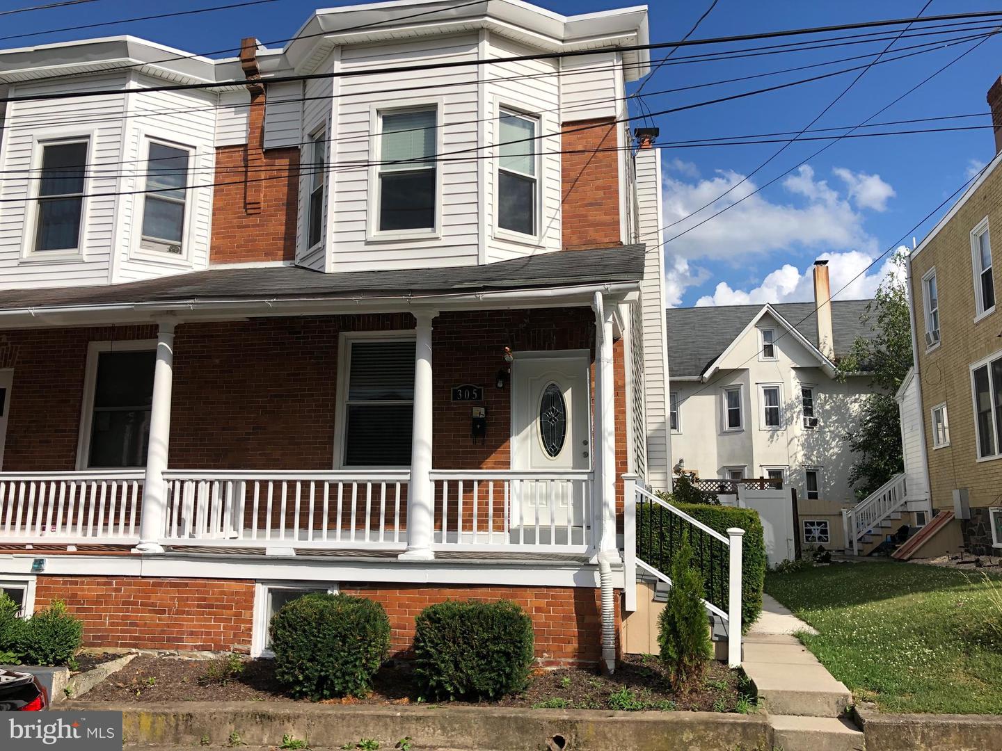 305 N Sixth St Property Photo