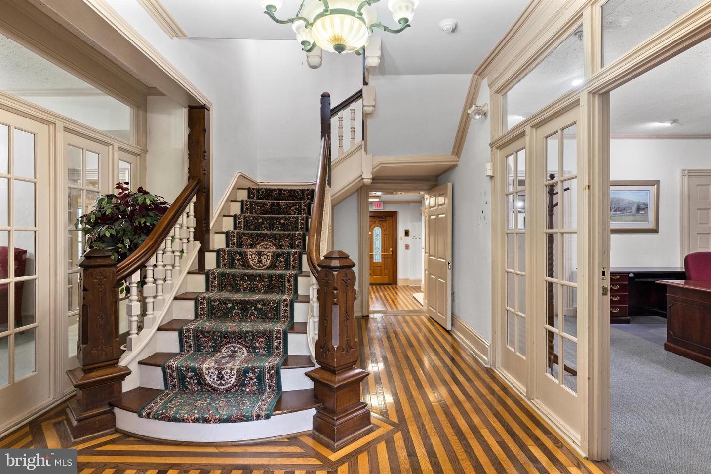 152 N Main St #2-a Property Photo 9