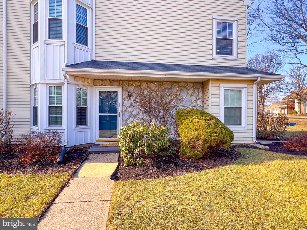 301 Hopkins Ct Property Photo